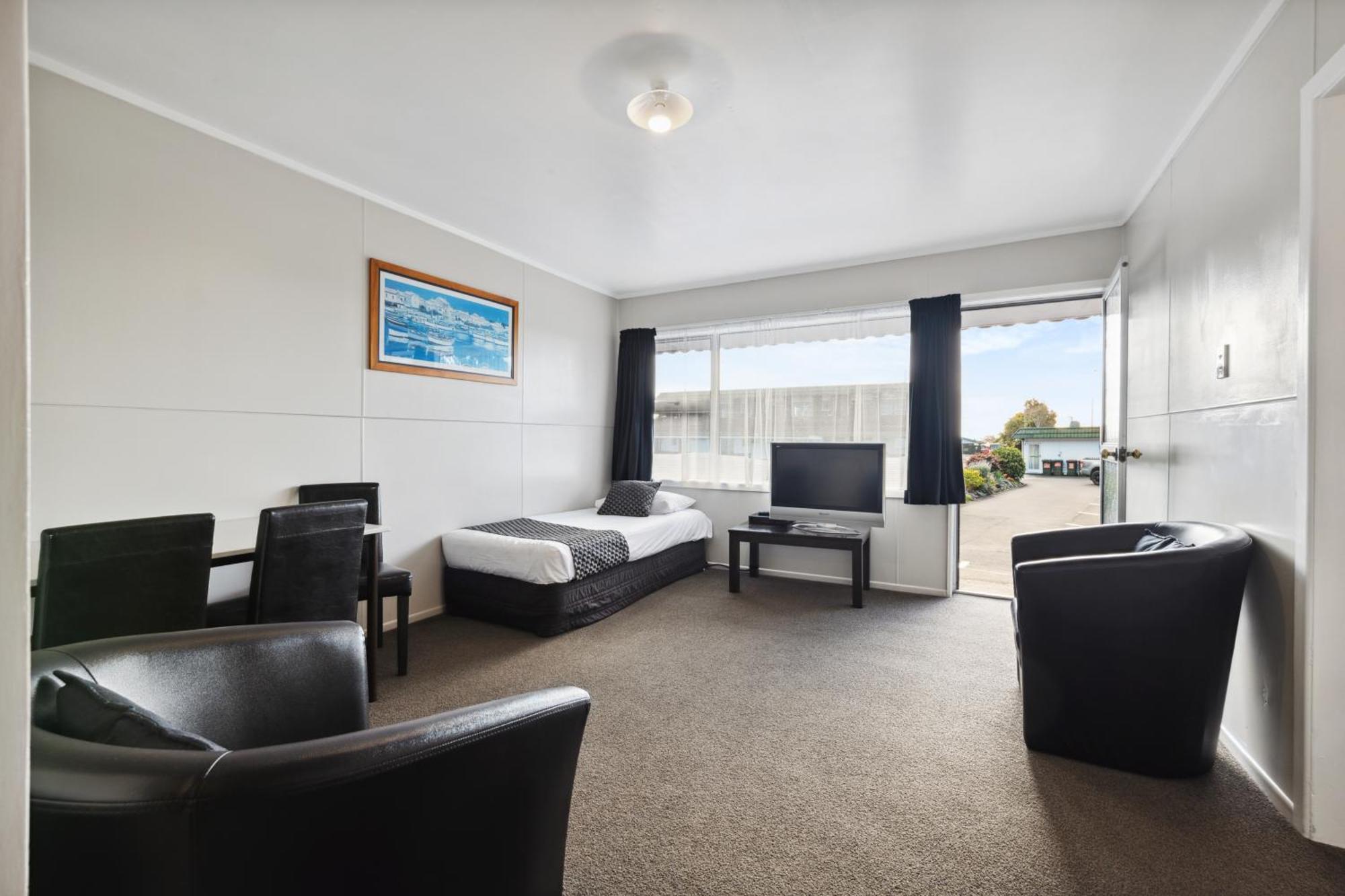 Flamingo Motel New Plymouth Exterior photo