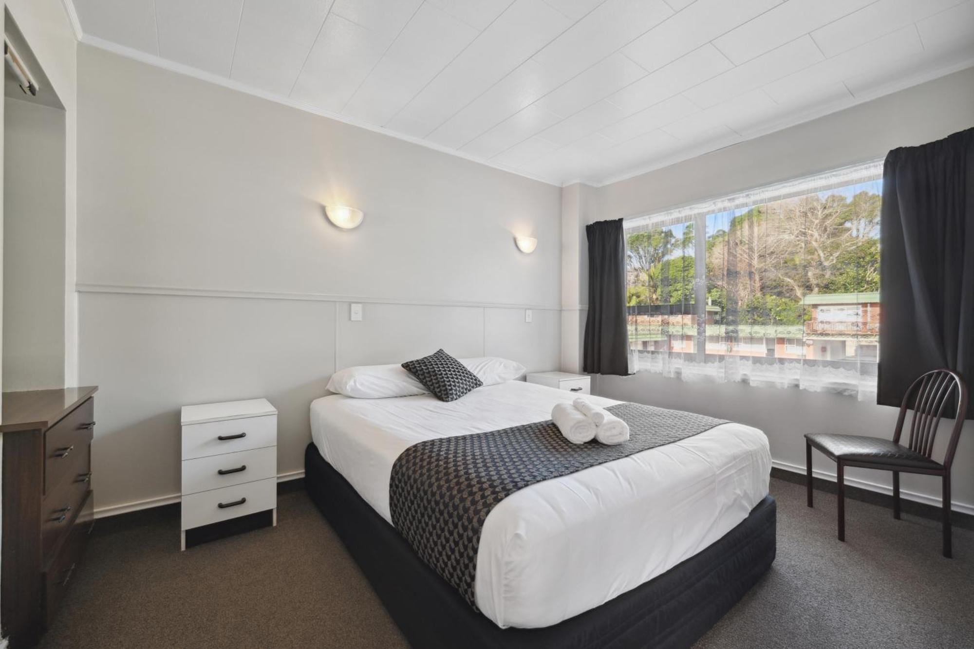 Flamingo Motel New Plymouth Exterior photo